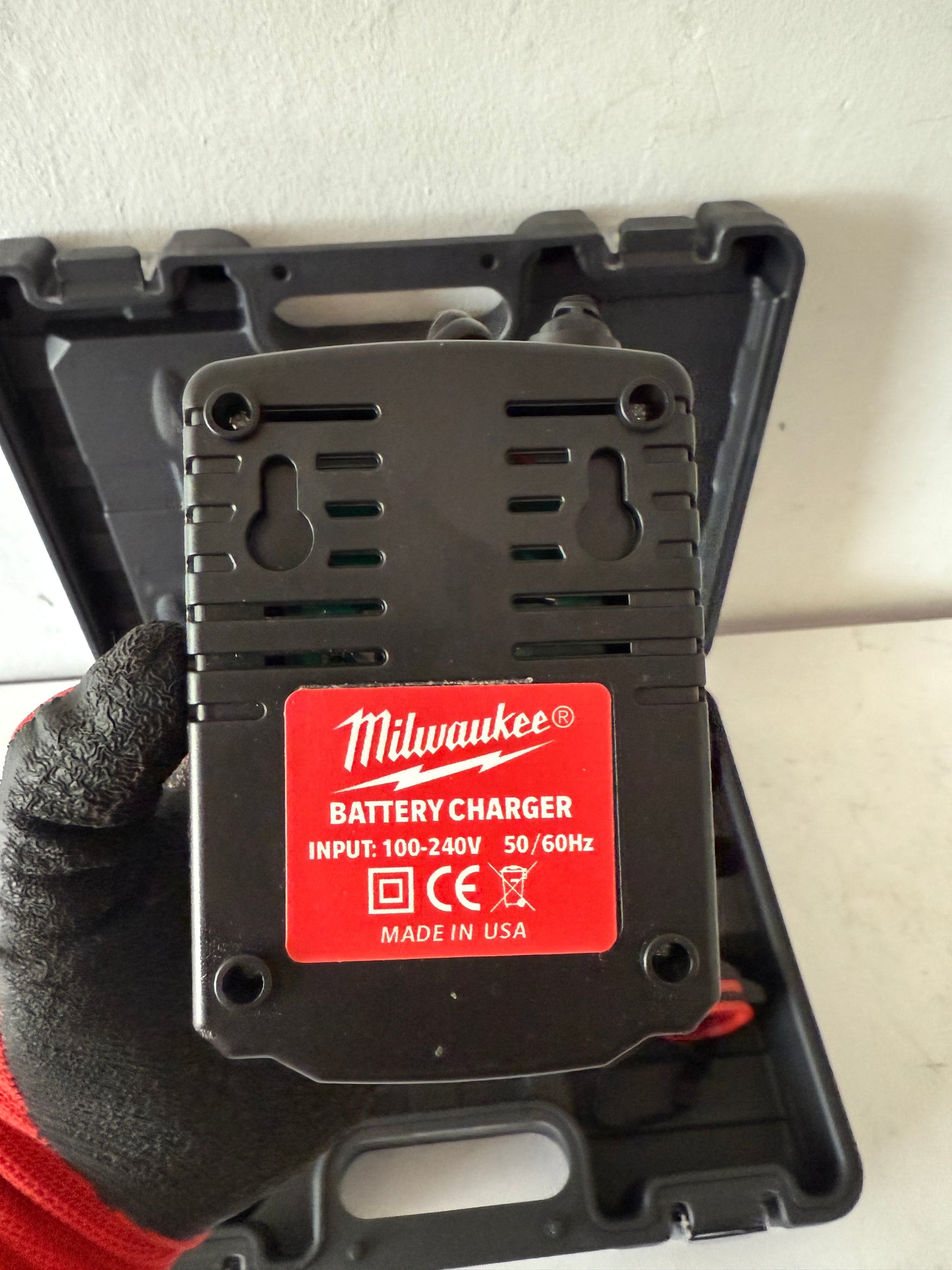 TALADRO MILWAUKEE 68V 1/2 JUEGO PUNTAS